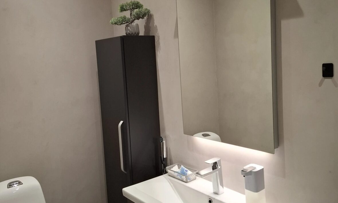 mikä on mikrosementti Mikrosementti mikrosementtitalo hartsipinnoite klaukkala mikrosementin asennus uusimaa helsinki vantaa espoo hartsipinnoite